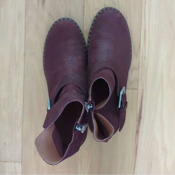 Kenneth Cole Benton Slit
Moto boot NEW Gentle Souls 8.5 perfect for fall ๐๐ - Picture 2 of 3